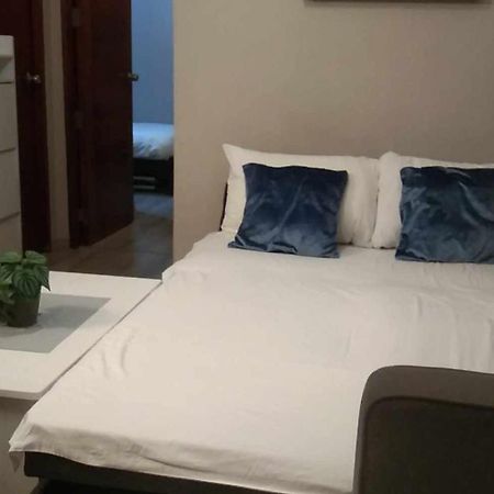 2-Bedroom Boutique City Condo - Newly Renovated! 宿务 外观 照片