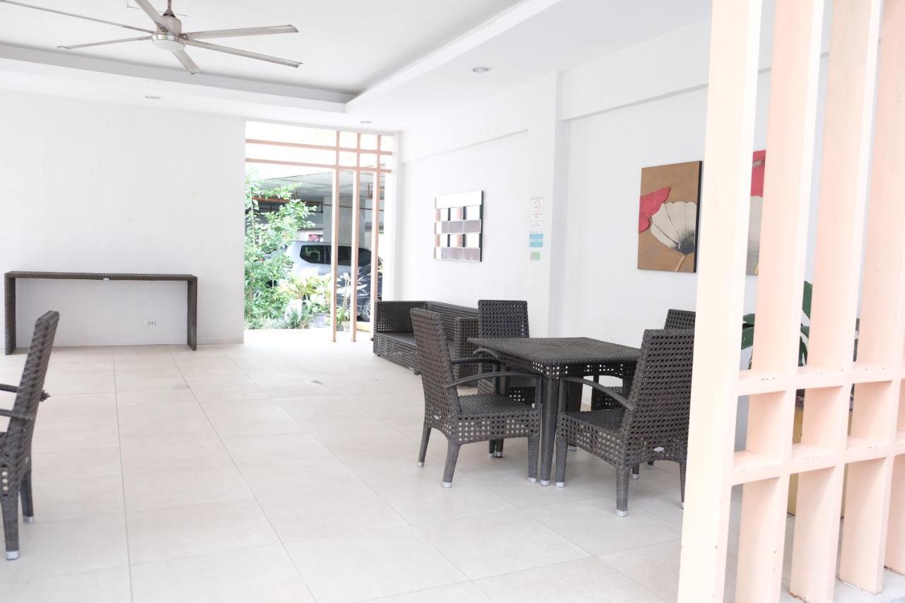 2-Bedroom Boutique City Condo - Newly Renovated! 宿务 外观 照片