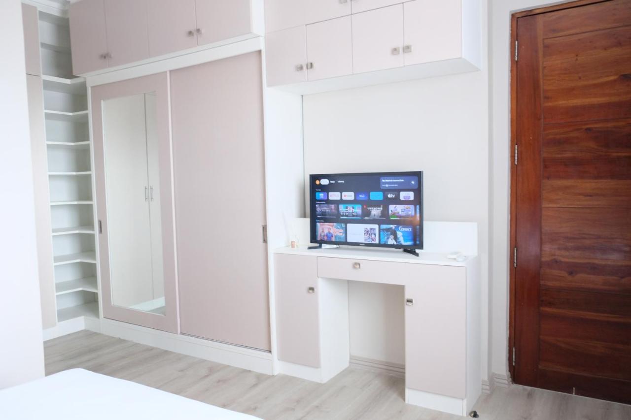2-Bedroom Boutique City Condo - Newly Renovated! 宿务 外观 照片