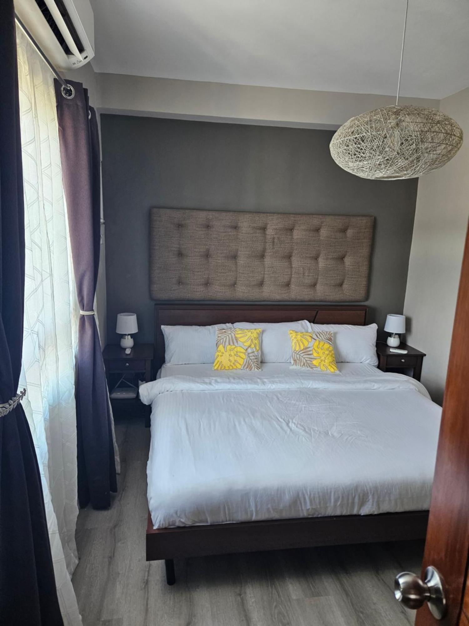 2-Bedroom Boutique City Condo - Newly Renovated! 宿务 外观 照片