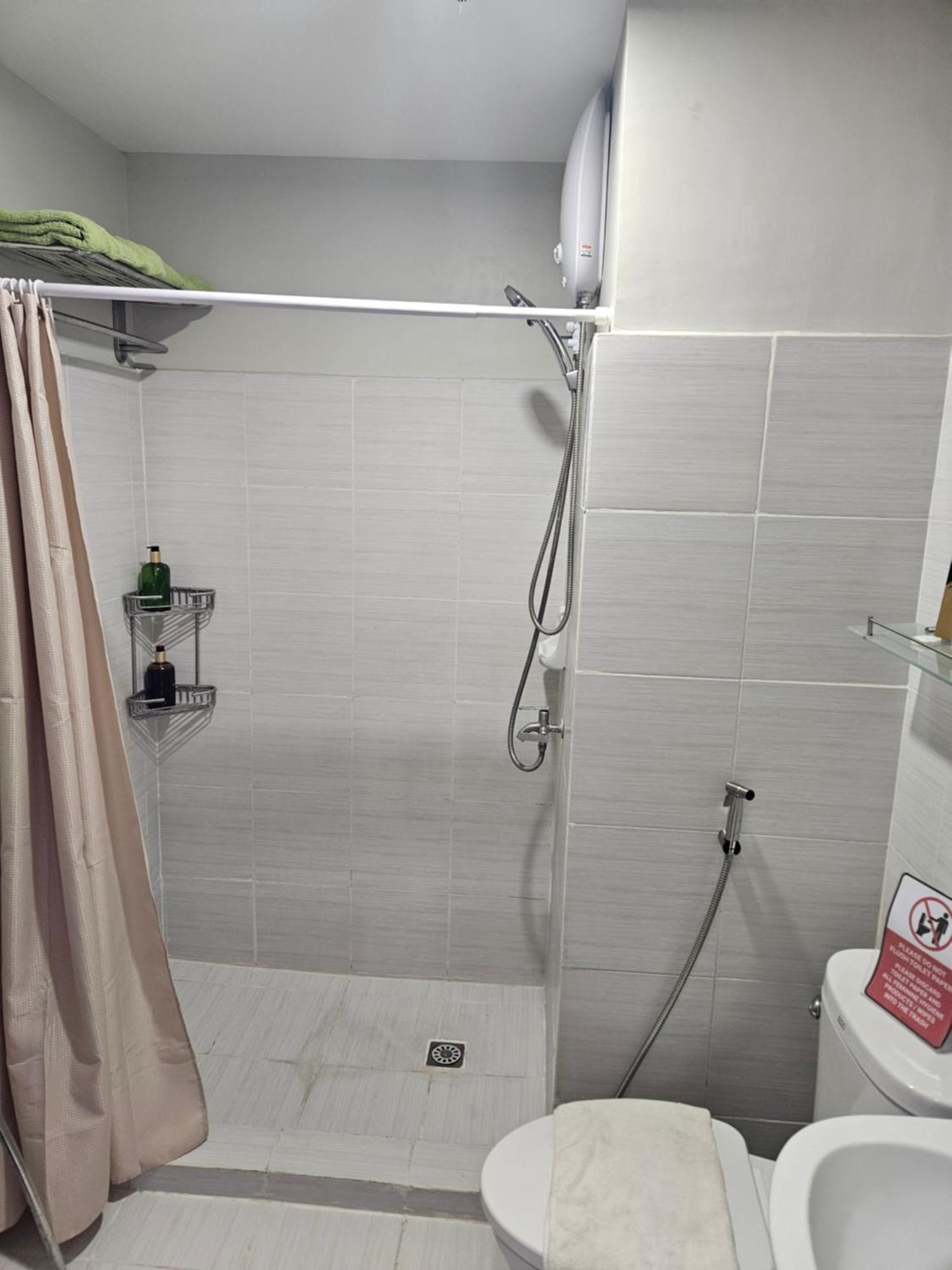 2-Bedroom Boutique City Condo - Newly Renovated! 宿务 外观 照片