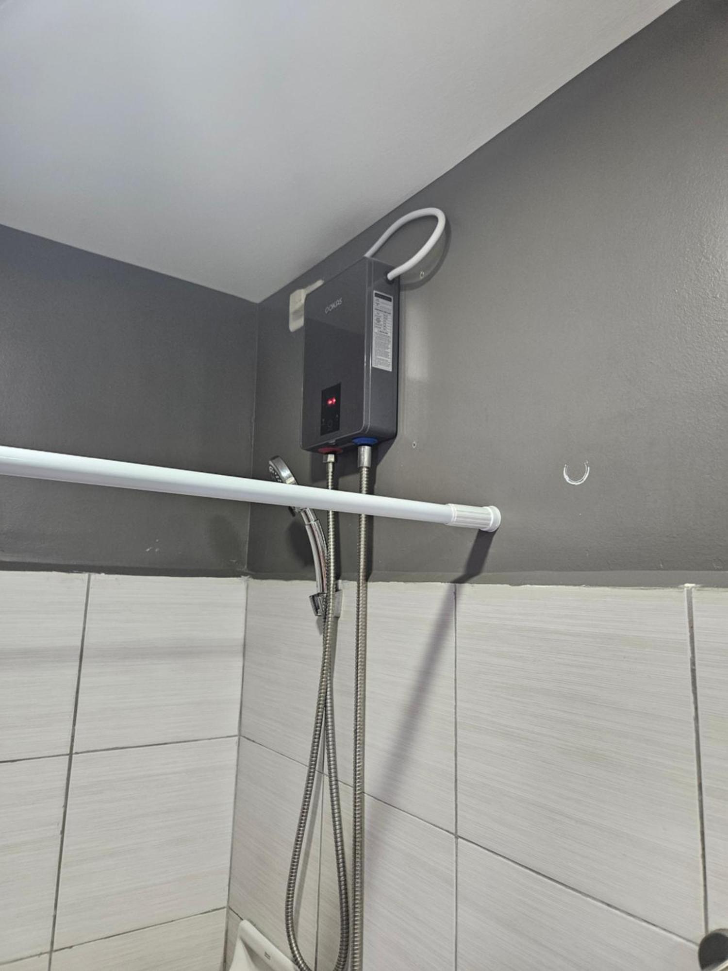 2-Bedroom Boutique City Condo - Newly Renovated! 宿务 外观 照片