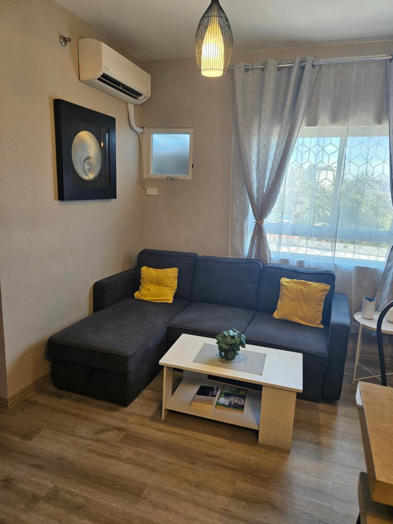 2-Bedroom Boutique City Condo - Newly Renovated! 宿务 外观 照片